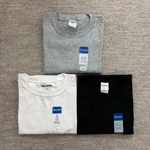 NWT Lot of 3 Gildan Youth Short Sleeve Cotton T-Shirts White Gray Black M/L